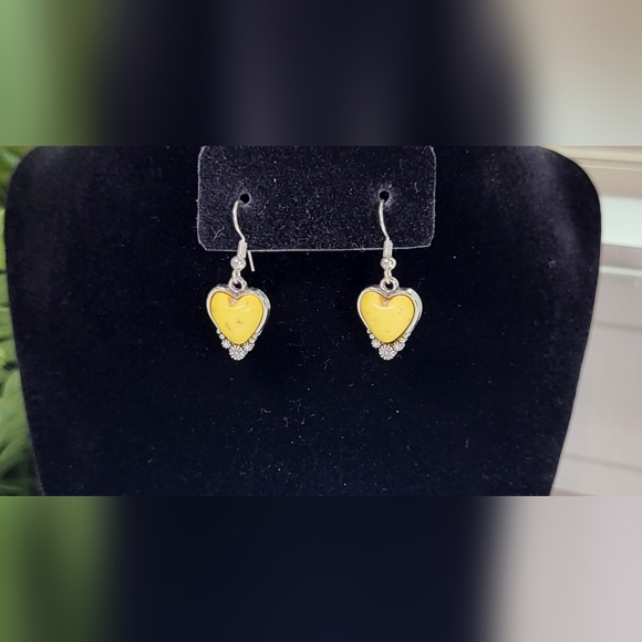 Western Yellow & Silver Dangle Heart Earrings  / Pierced - Picture 4 of 6